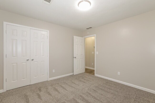 Building Photo - 2117 Tiffany Trail