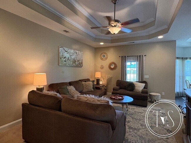 Building Photo - SUMMER MOVE-IN SPECIAL: $350 OFF 1st MONTH...