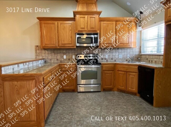 Building Photo - 3017 Line Dr