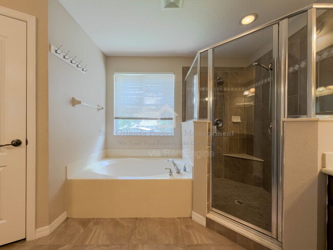 Building Photo - 5109 Legacy Oaks Dr