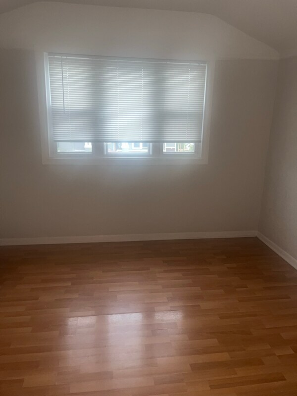 Primary Photo - 556 W 115th St