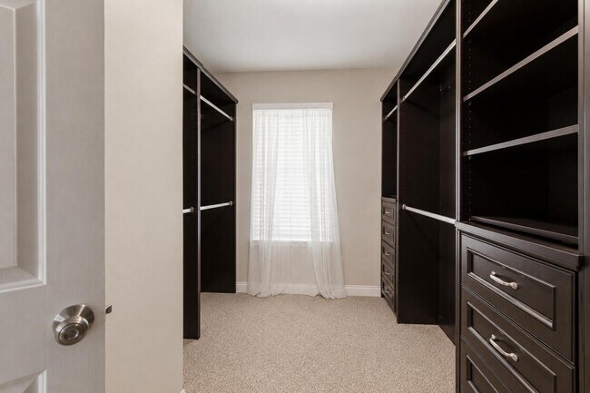 Building Photo - 855 Mande Ct