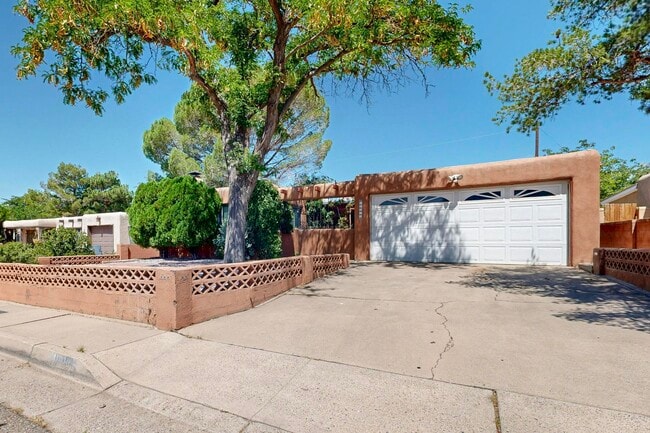 Primary Photo - 11013 Phoenix Ave NE
