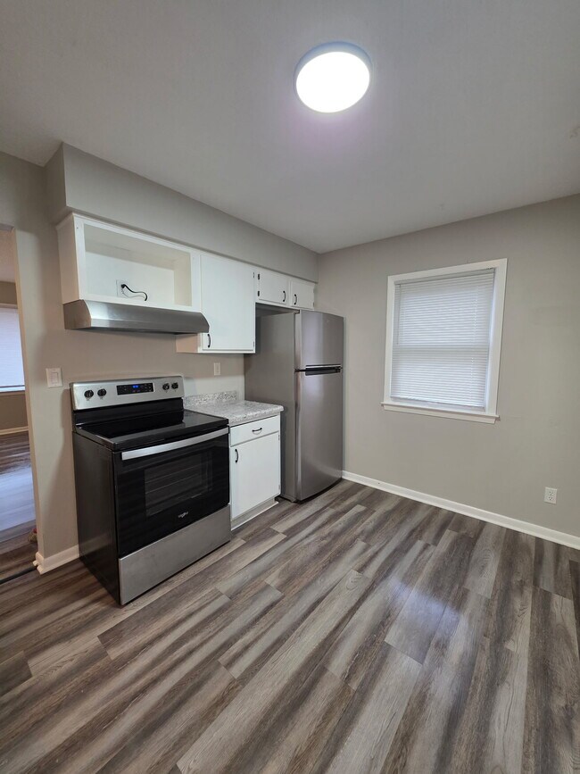 Building Photo - 1024 Spring St