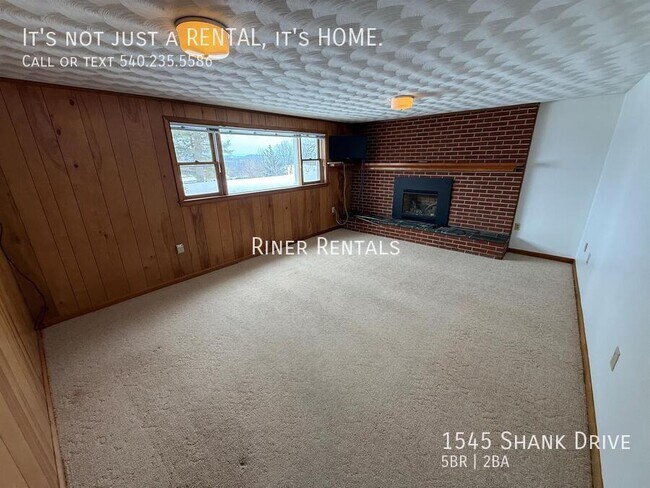 Building Photo - 1545 Shank Dr