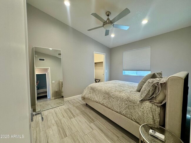 Building Photo - 8835 W Michelle Dr