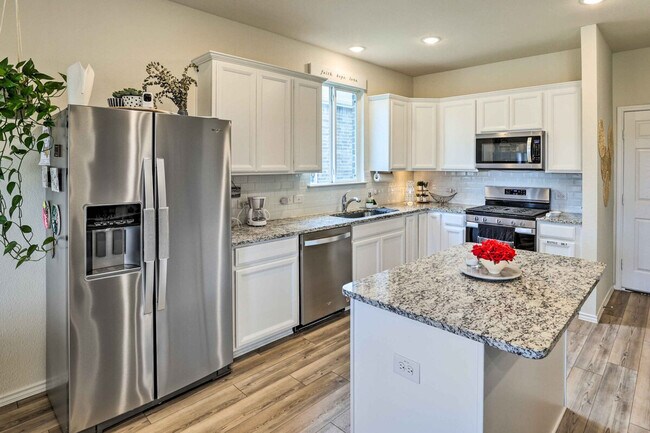 Building Photo - 1129 Bluespire Dr