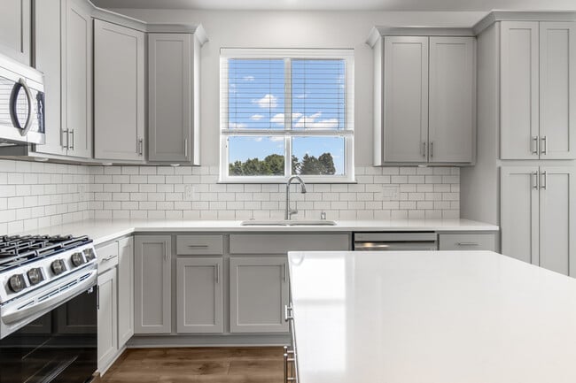 Building Photo - W218N16014 Tiger Lily Dr