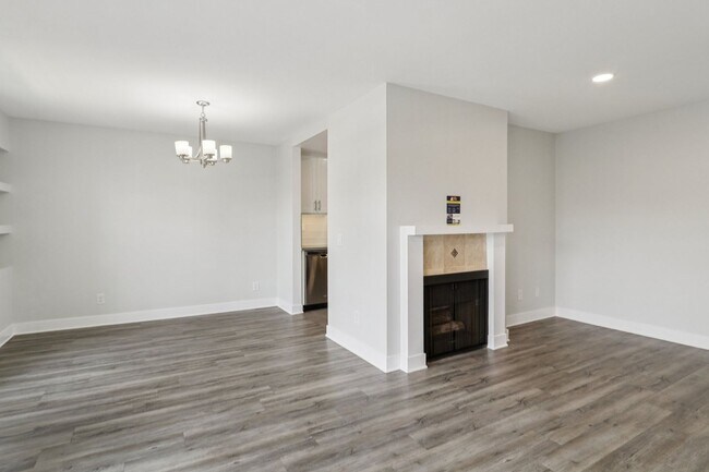 Interior Photo - 960 N. Alfred