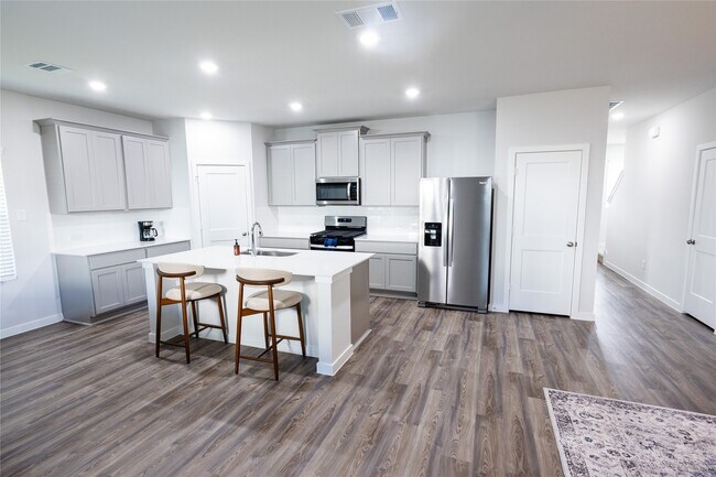 Building Photo - 211 Brazen Forest Trl