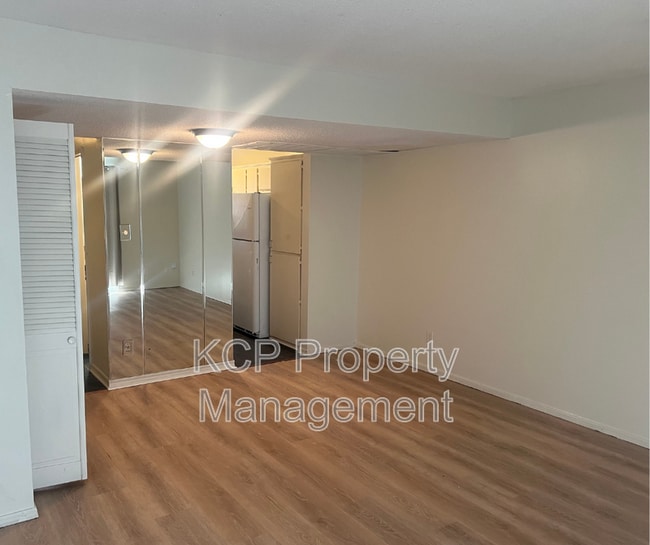 Building Photo - 2820 S O St