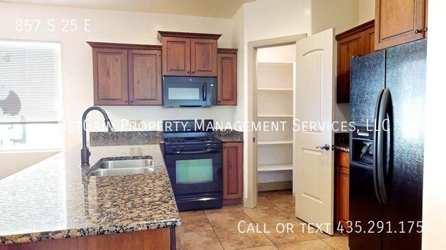 Building Photo - 857 S 25 E