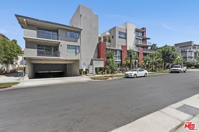 Building Photo - 13045 Pacific Promenade