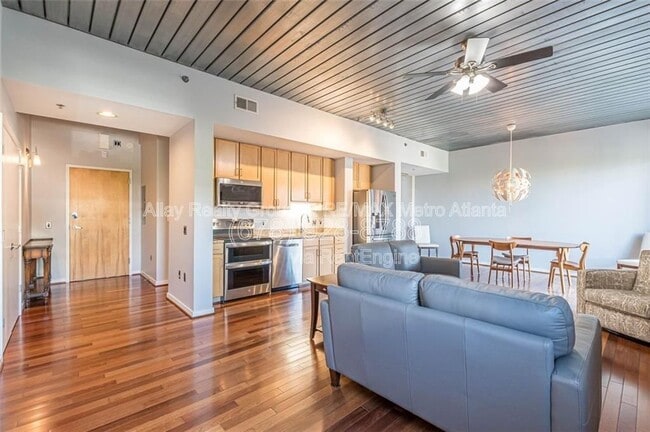 Building Photo - 620 Glen Iris Dr NE