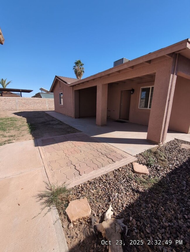 Building Photo - Welcome to your new cozy, immaculate and spacious home!