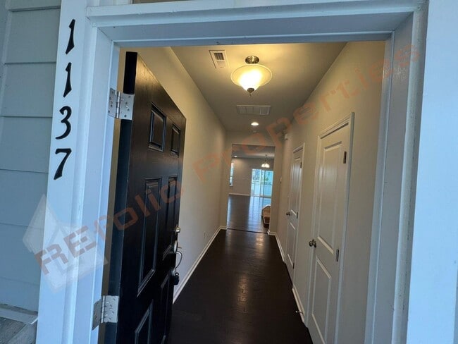 Building Photo - 1137 Little Gem Ln