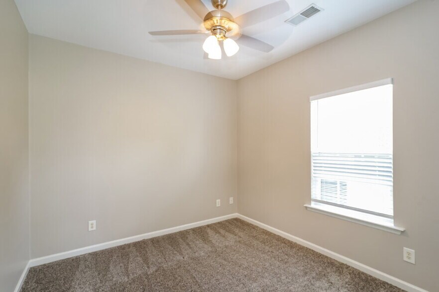 Building Photo - 2124 Gold Valley Dr