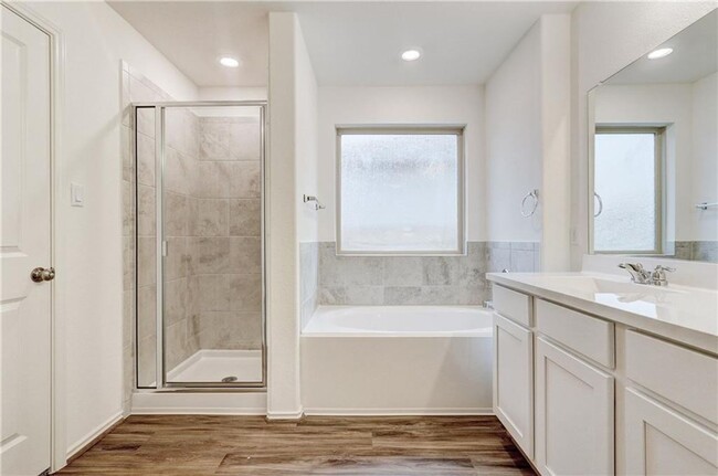 Building Photo - Charming Single-Story Home Located in the ...