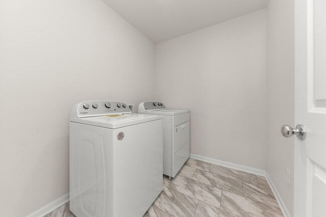 Building Photo - 616 Countryside Dr