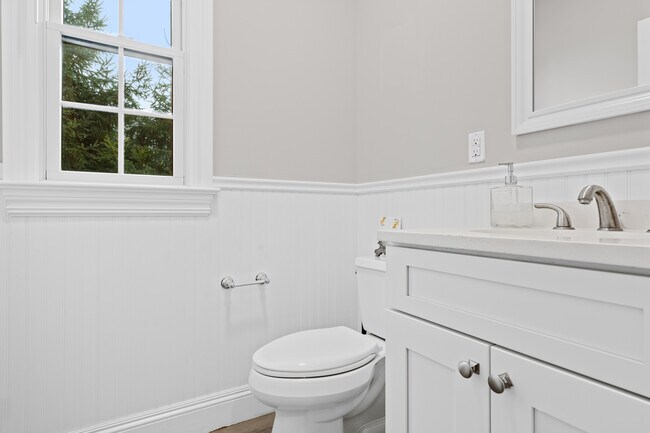 Building Photo - 4 Central Ave