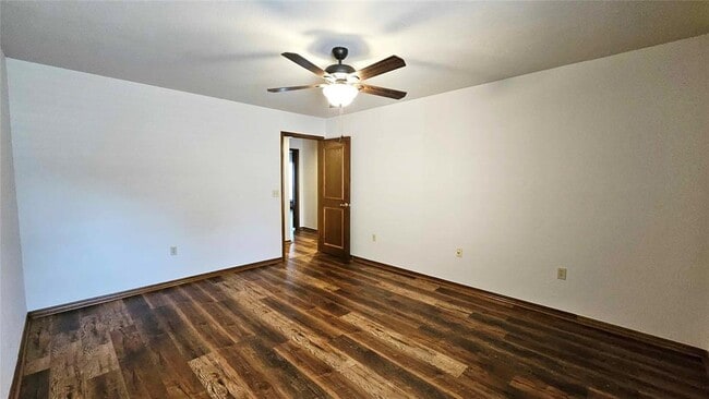 Building Photo - 1225 NW 198th St