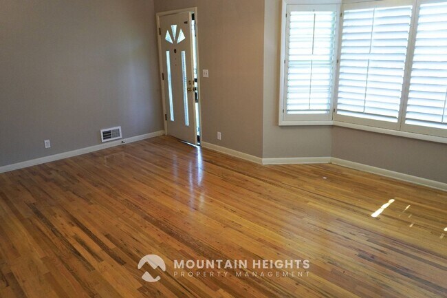 Building Photo - 2784 E Delsa Dr