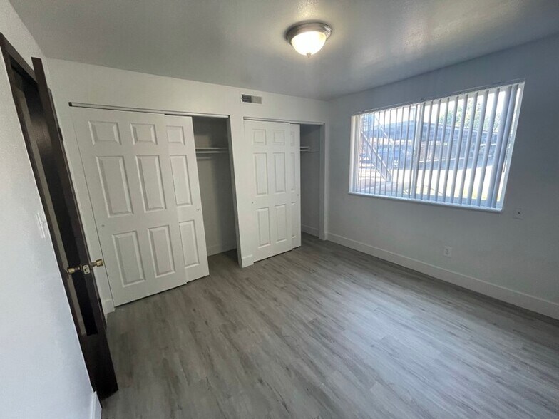 Building Photo - 459 E 2700 S