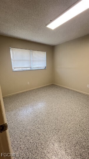 Building Photo - 4608 SE 6th Ave