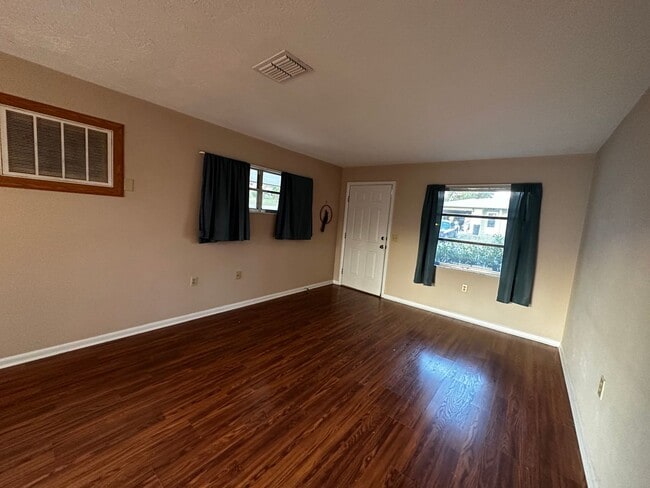 Building Photo - Beverly Hills Cutie 1/1