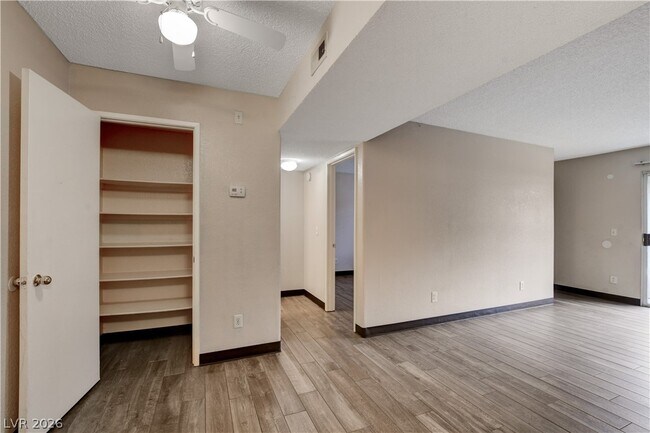 Building Photo - 200 Mission Laguna Ln