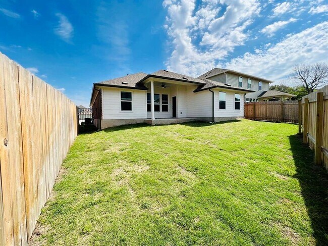 Building Photo - 12203 Perritos Pl