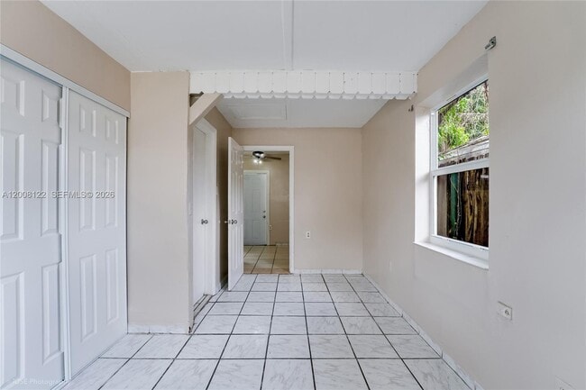 Building Photo - 166 E 17th St