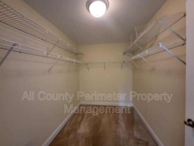 Building Photo - 117 Cottage Club Dr