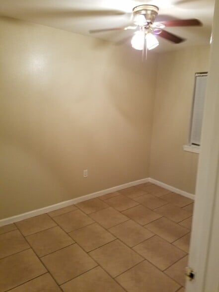 Building Photo - 3873 W Louisiana State Dr