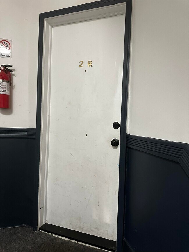 Building Photo - 609 New York Ave