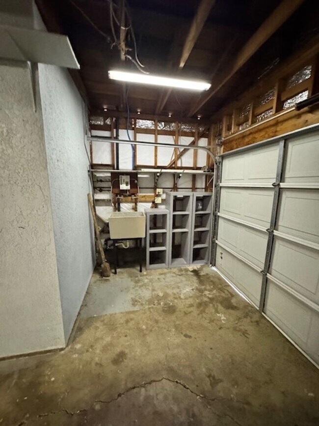 Building Photo - This Anderson Home is a Must See! Amazing Views of Lassen!