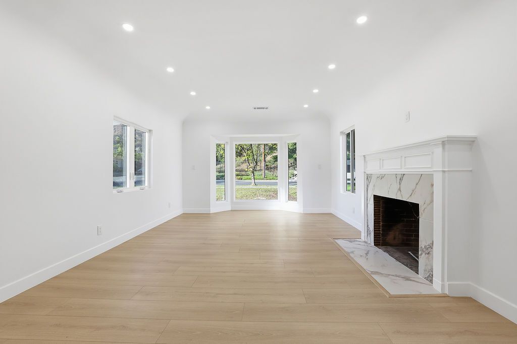 Building Photo - 1722 Bel Aire Dr