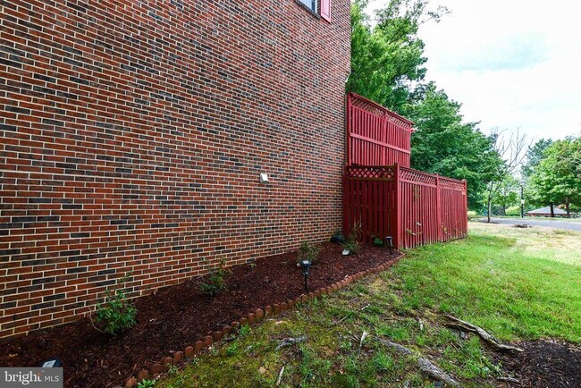 Building Photo - 1401 Deep Gorge Ct