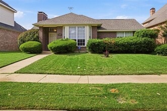 Building Photo - 1009 McCoy Dr