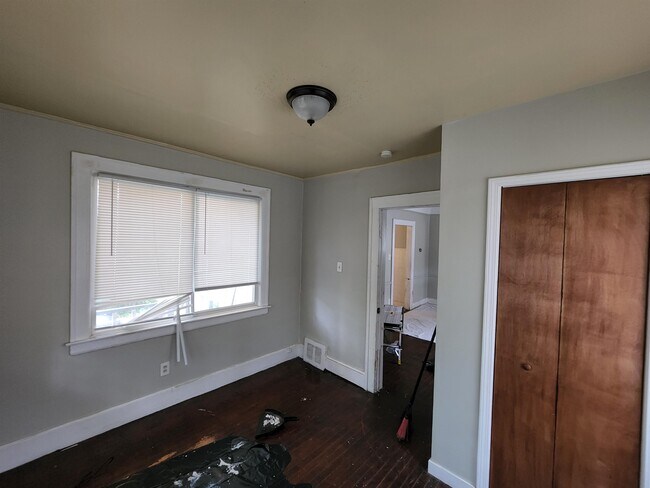Building Photo - 3620 3 Mile Dr