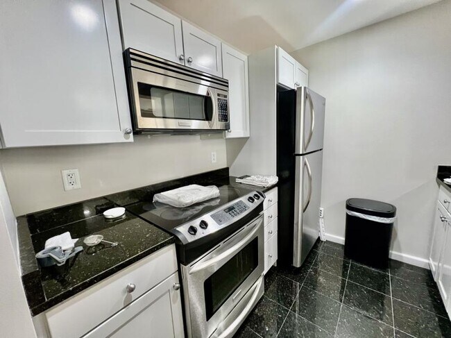 Building Photo - 2 bedroom in Boston MA 02118