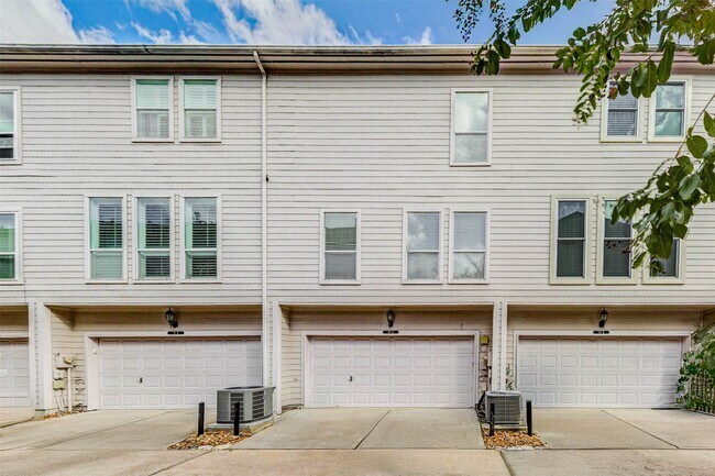 Building Photo - 30 Waugh Dr