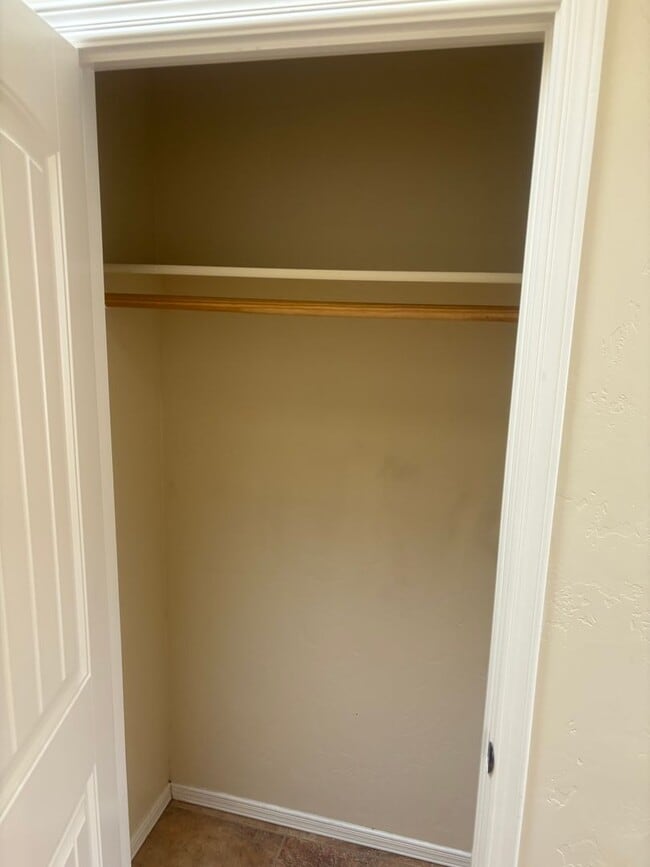 Building Photo - Beautiful Home Available Now!!