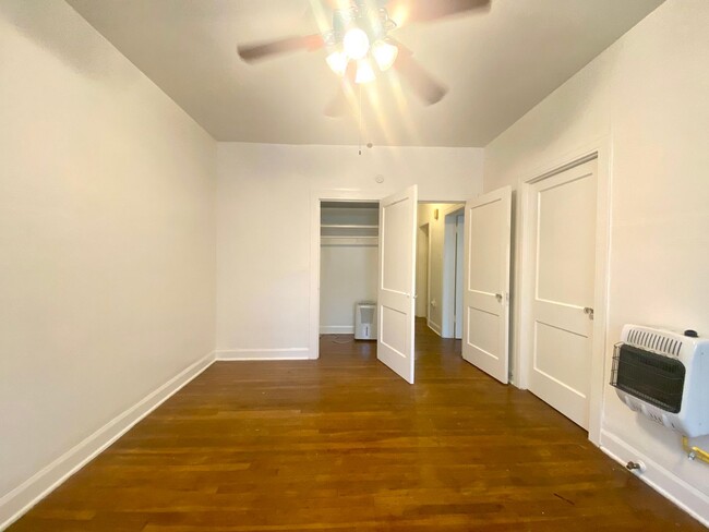 Building Photo - Harris- 3207 1/2
