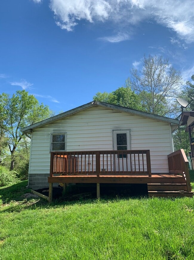 Building Photo - 3605 W Woodyard Rd
