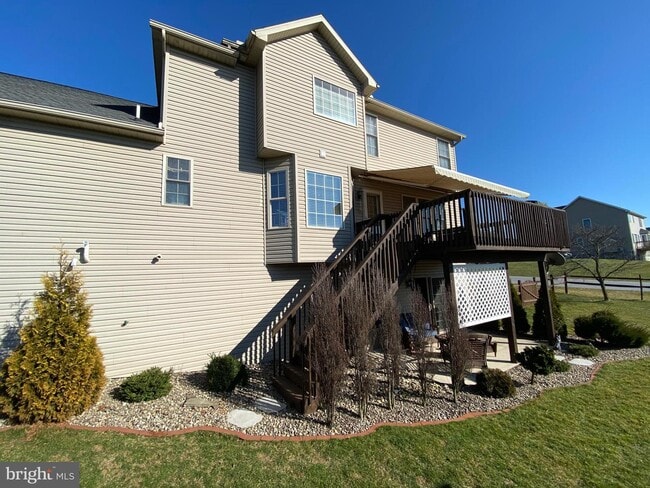 Building Photo - 45 S Strawberry Hill Dr