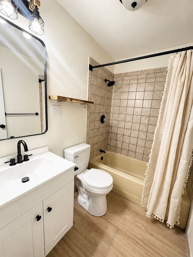 Building Photo - 3 Bed 1 Bath Rental in Rome NY