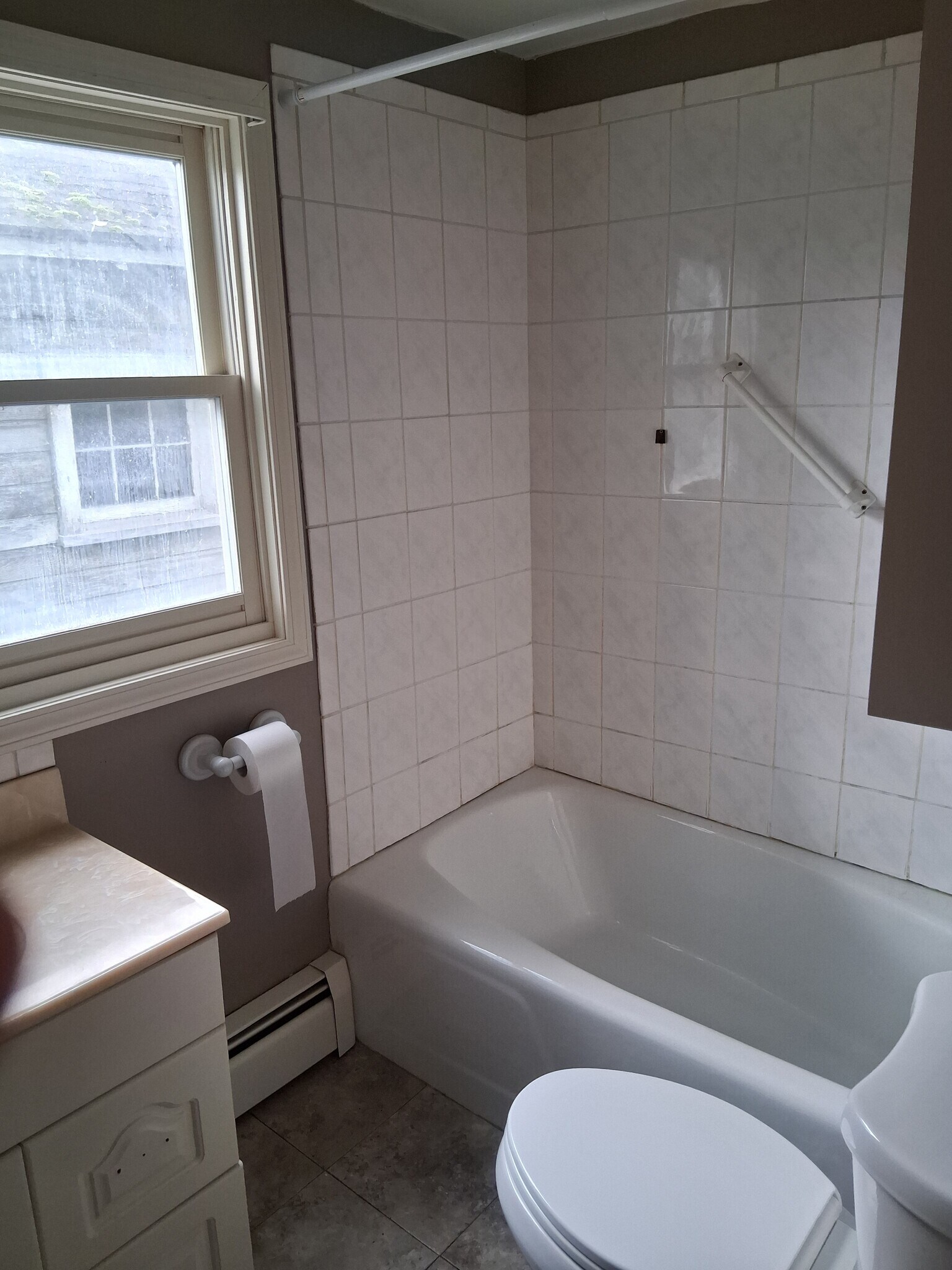 Bathroom - 51 McEwen Rd