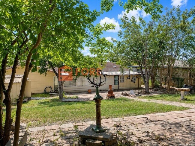 Building Photo - 7845 Village Oak Dr