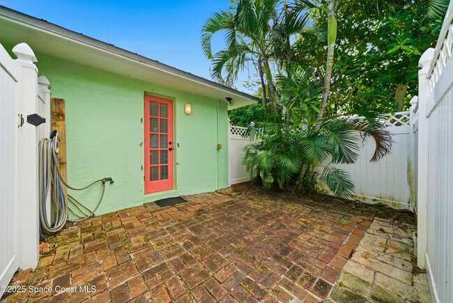 Building Photo - 2108 Rosewood Dr